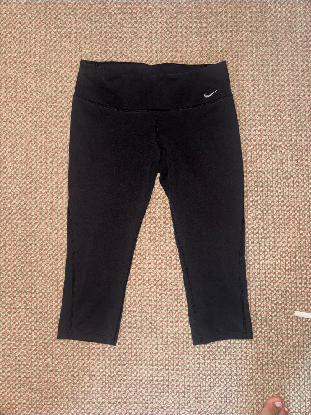 Nike Black Capri Cropped Athletic Leggings